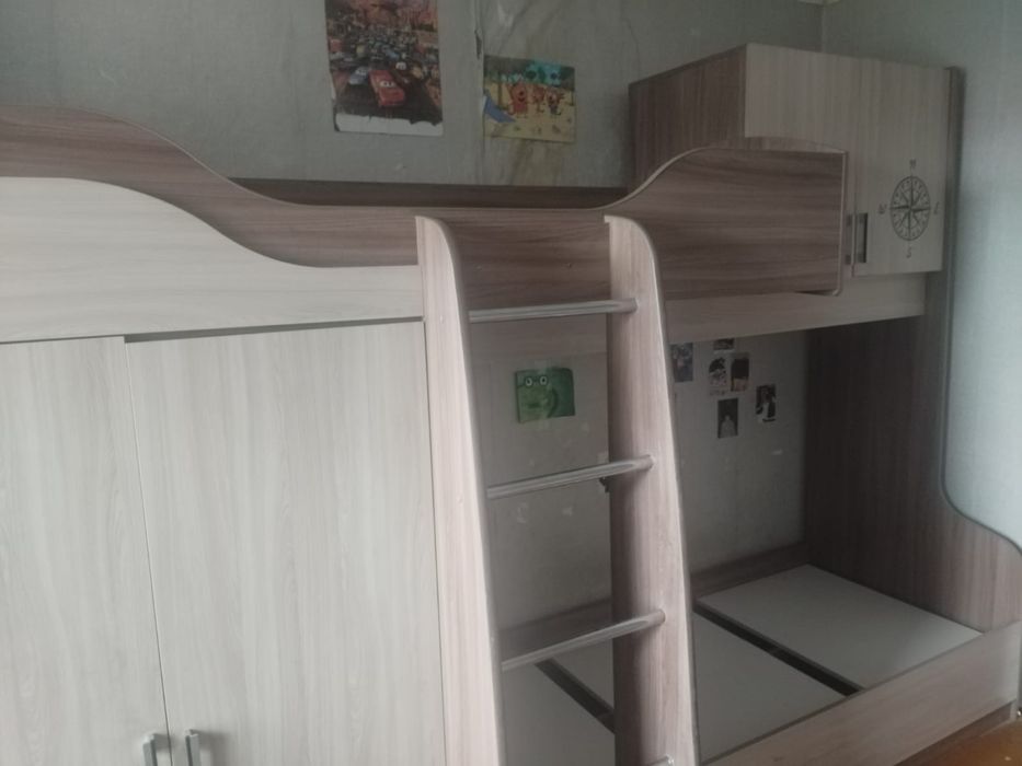 Продам двухярусную кровать