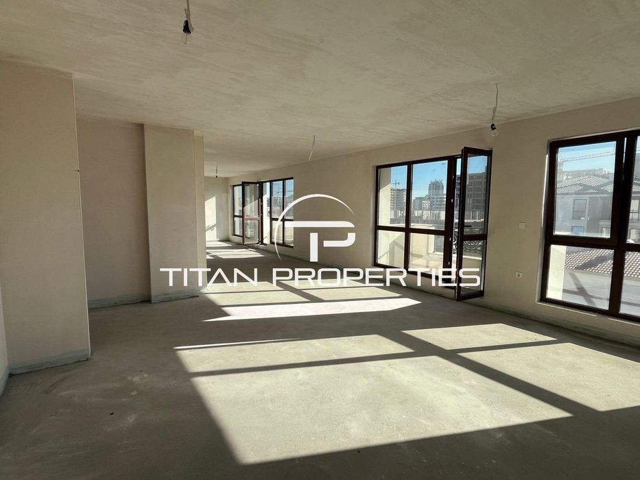 Многостаен апартамент в жк. Христо Смирненски