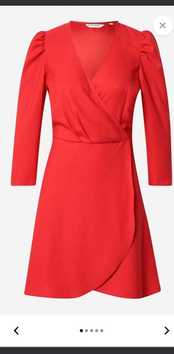 Рокля Naf Naf. Редовна цена в About you 157 лева.