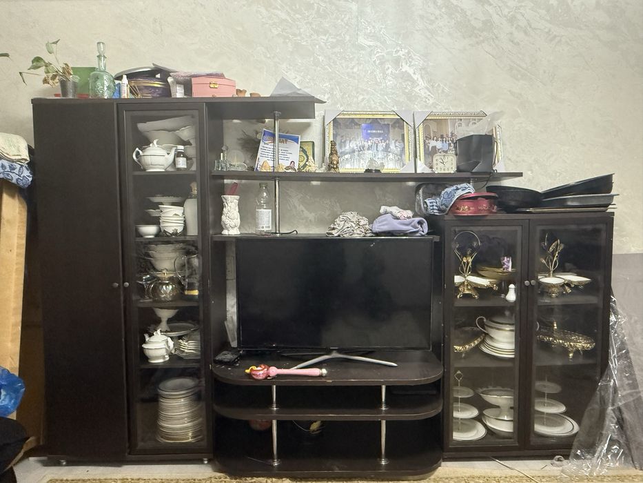 Продам шкаф под телевизор