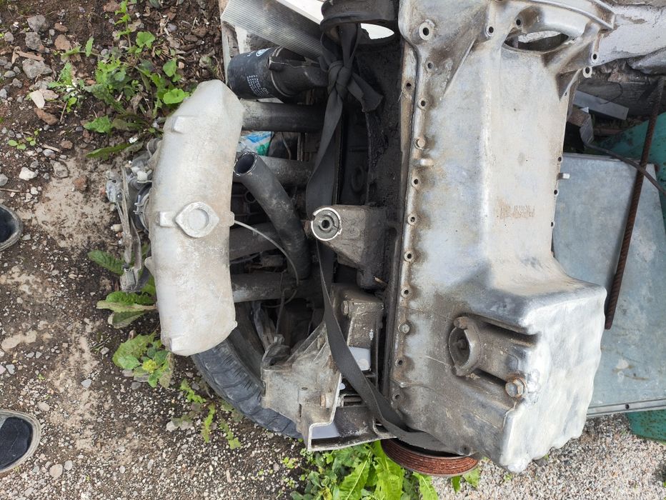 Мерс 102 мотор с навесом