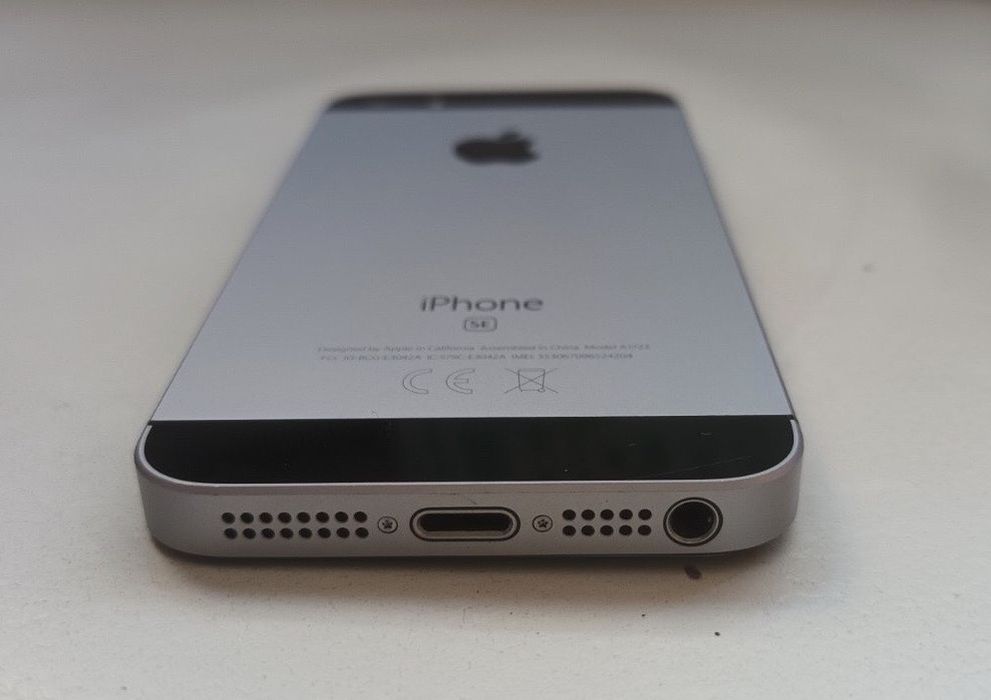 iphone 5se ..32 gb