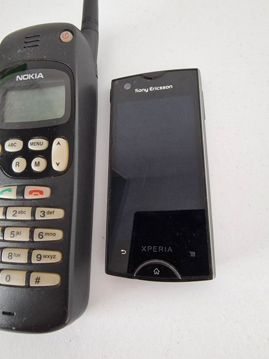 Стари телефони Prada, nokia, sony ericsson