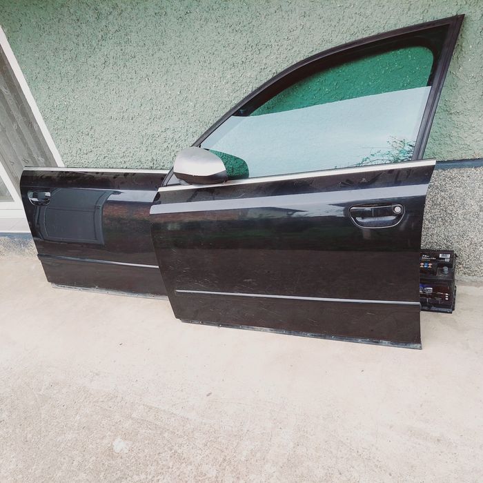 Оборудвани врати за ауди а4 б6 продава се на части