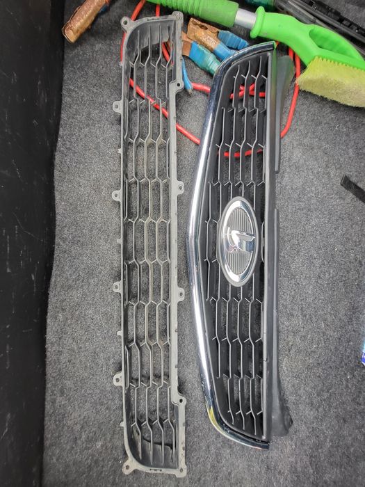 Продам решётку радиатора приора 2