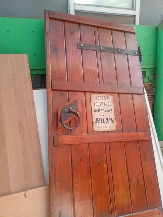 Продам выходные распашные двери