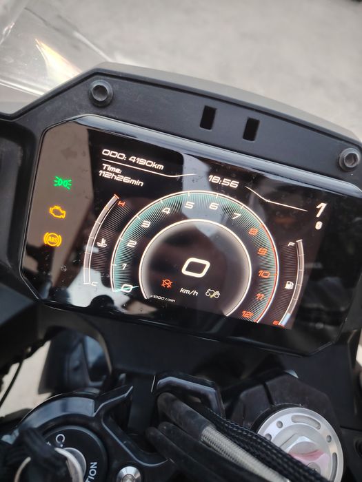 CF MOTO  700 MT.