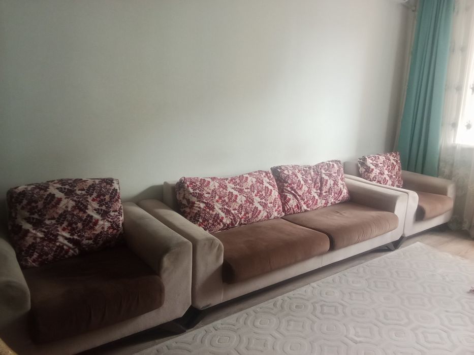 Продаётся диван. Марка дивана: embawood.