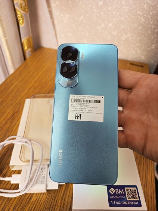 Honor 90 lite 8/256 sotiladi
