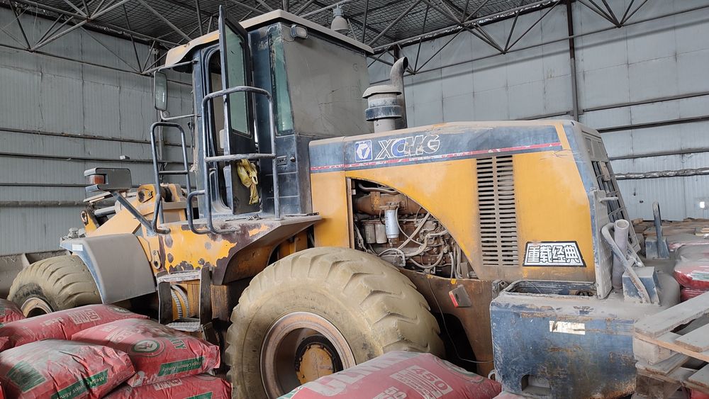 Продам фронтальный погрузчик