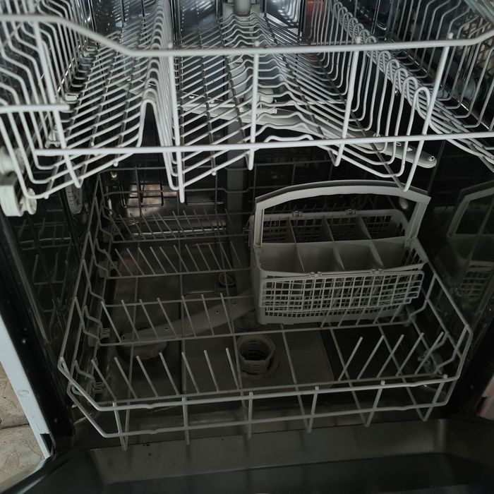 Продаётся посудомоечная машина