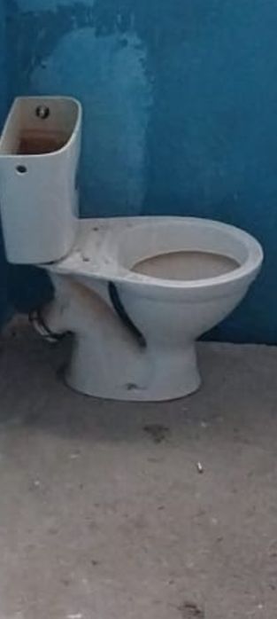 Унитаз без верхнеи крышки БУ