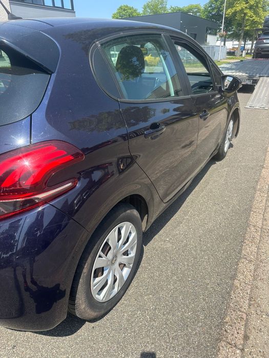 Peugeot 208 dezmebrez ! Nu mai am eleronul !