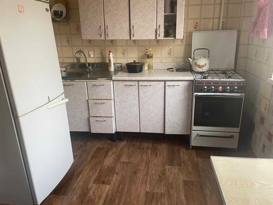 Девушку на подселение(Район Зеленого Базара)