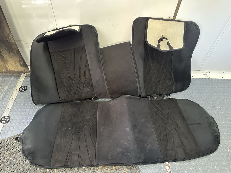 Продам комплект чехлов