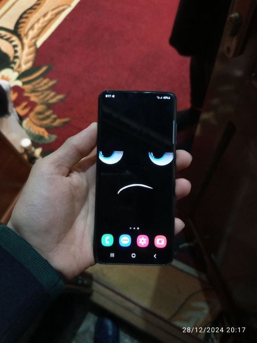 Samsung s20 12 ga 128 talk holati ideal aybi you Karopka document yoq