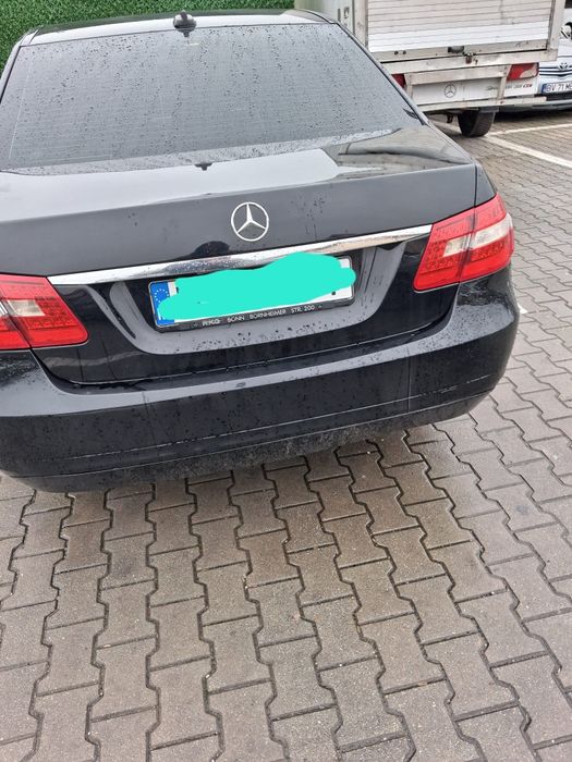Vând mercedes e class