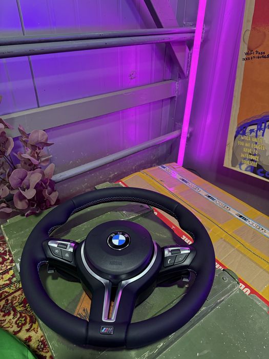 Volan M pentru BMW F10 F15 F20 F25 F30 F32 F36 F48 F80 F82