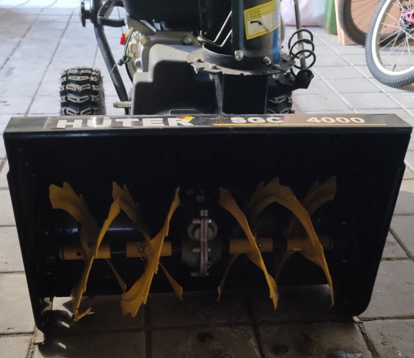 Снегоуборочная машина