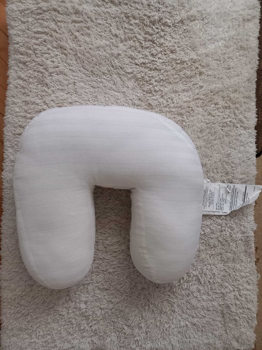 Perna de calatorie pentru gat cu ambalaj original