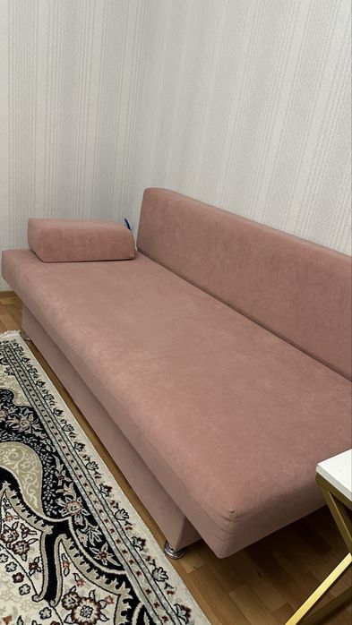 Продам диван с нижними ящиками