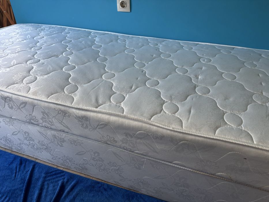 Френско легло 82/190 +2 Двулицеви матрака 144/190 22см