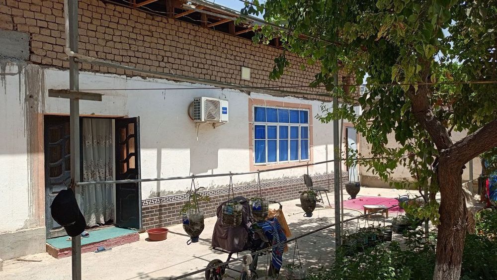 Hovli sotiladi  8 sutix mexanzatr