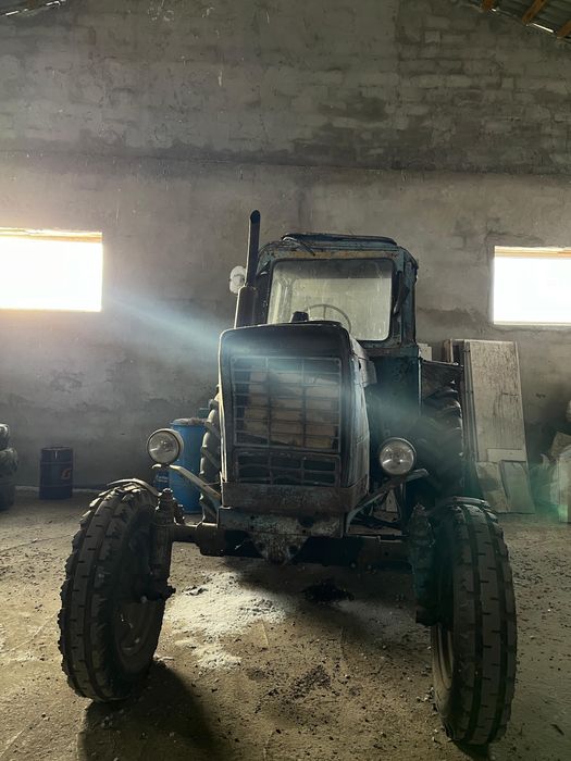 трактор и пресс