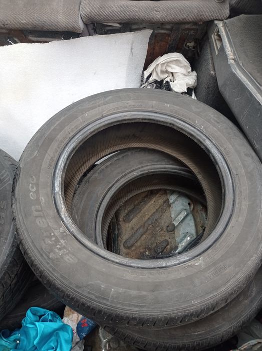 Продам резину 15 за 30 комплект