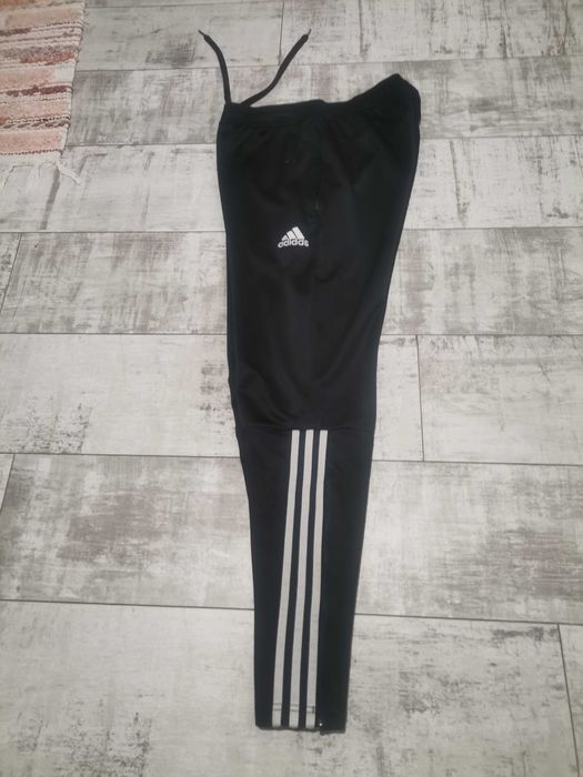 Ново Долнище Adidas