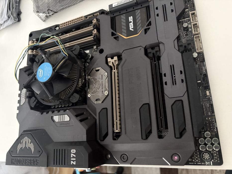 spre vanzare placa d baza z170 si procesor i5 6600k