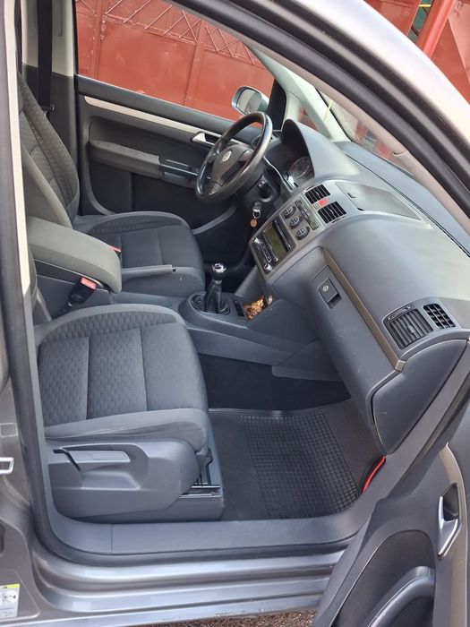VOLKSWAGEN Touran 2009 — imagine 3