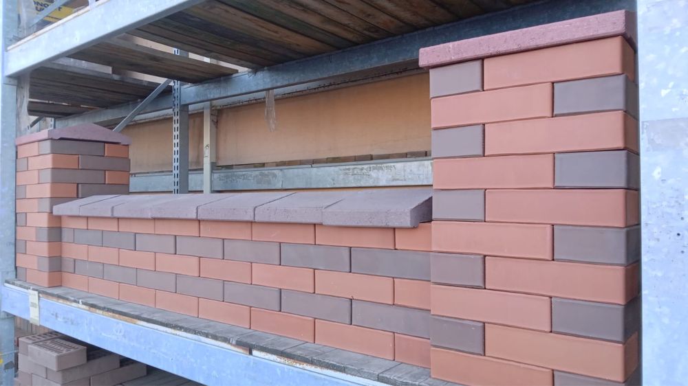 Vand caramida aparenta