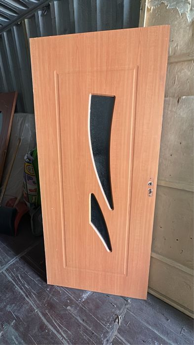 Продам межкомнатную дверь