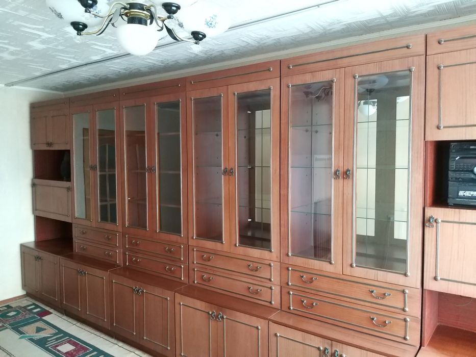 Отдам бесплатно стенку