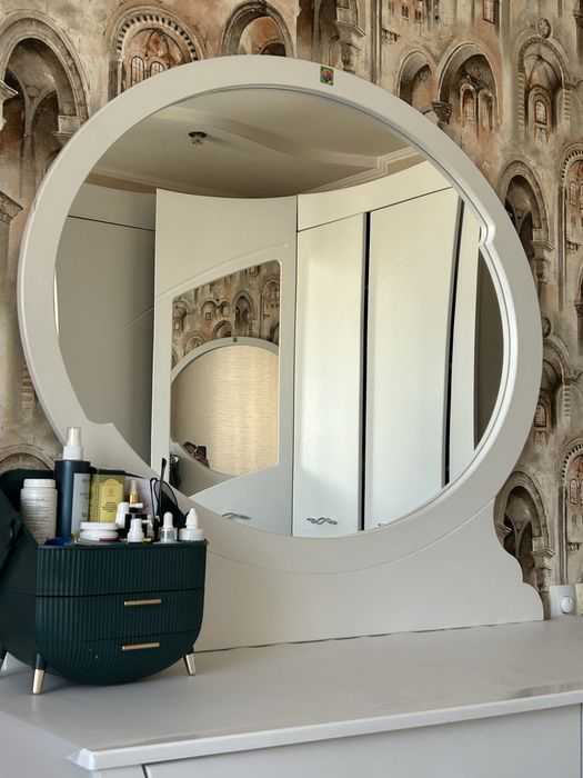 продаю тумбочка шкаф