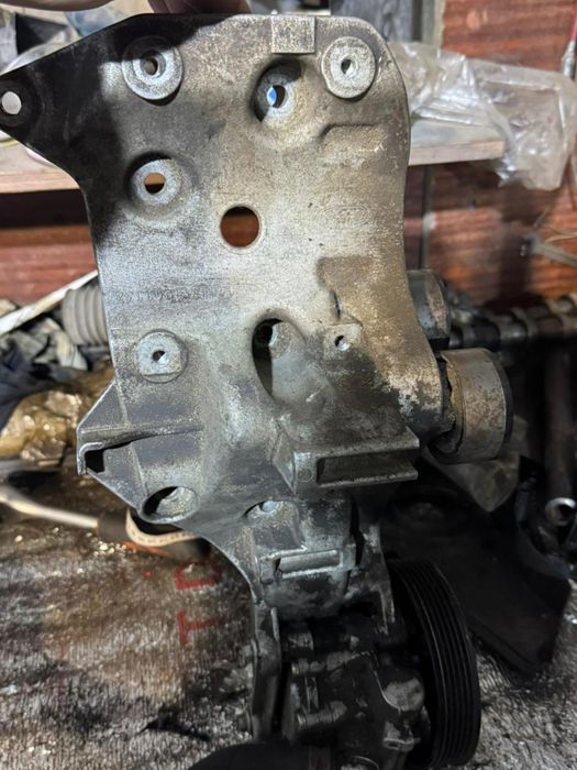 Продам запчасти Lada Largus