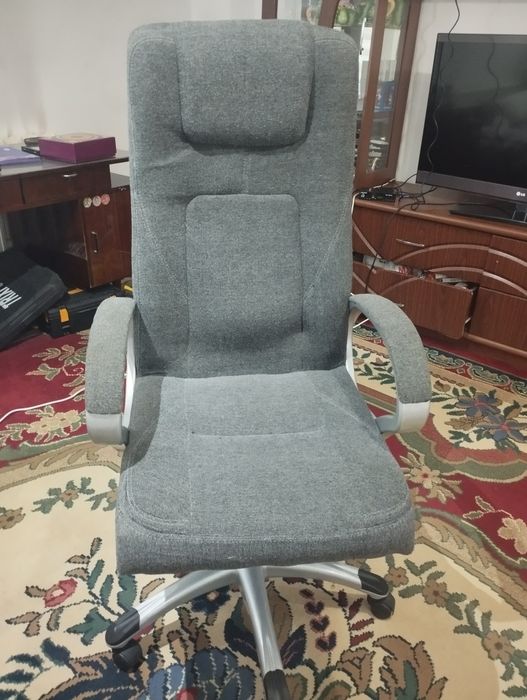 Продам кресло офисное