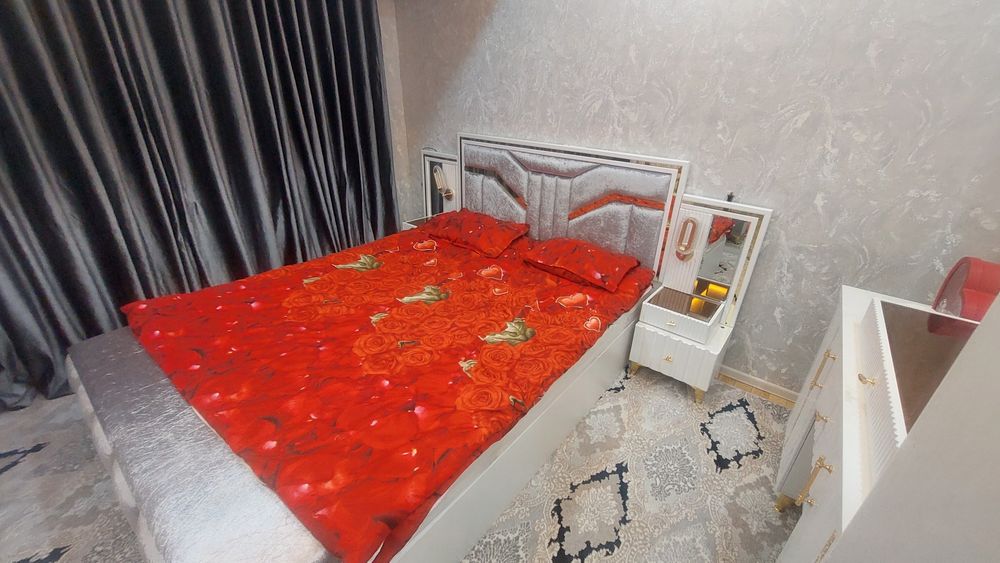 3 хона 3чи кават Марказ Эмират кафе