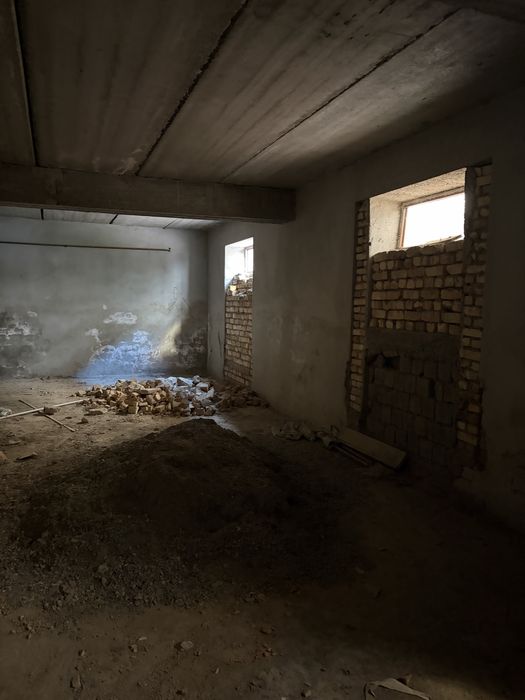 Подвал сотилади шахар марказида 53кв