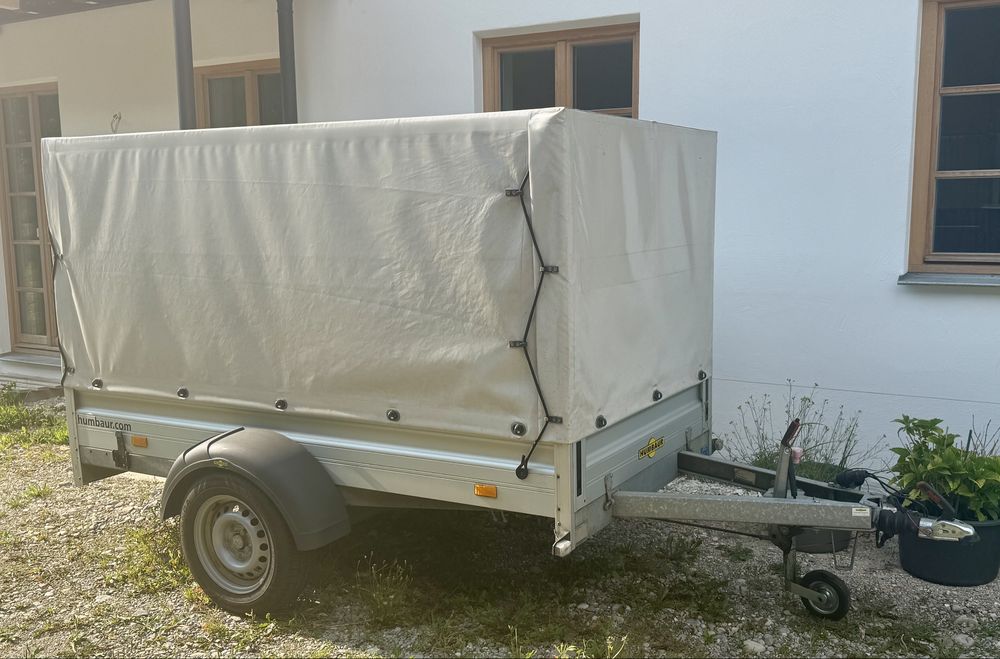 Remorcă Auto Humbaur HA 132513 – 1.300 kg, frânată, cu prelată