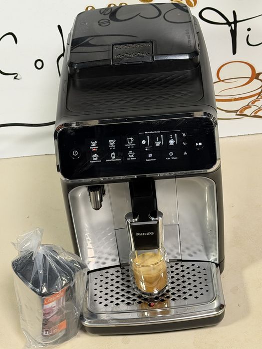 Кафемашина кафе автомат Philips EP3246 с гаранция
