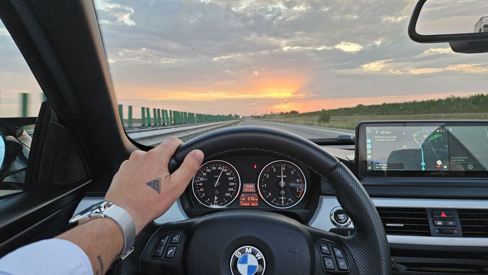 BMW Seria 3 Cabrio E93  2008, Alb Perlat, Pachet M, 124.000 km reali,