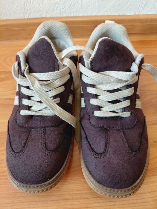 Adidașii fete nr. 37