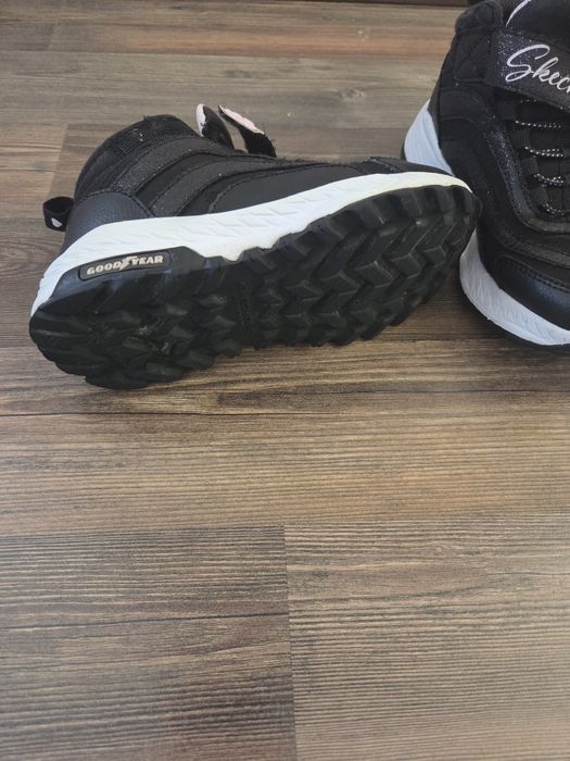 маратонки Skechers