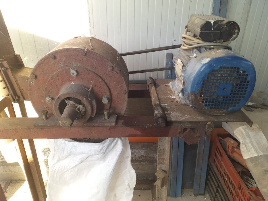 Vând moară ptr. alimentare și profile din fier