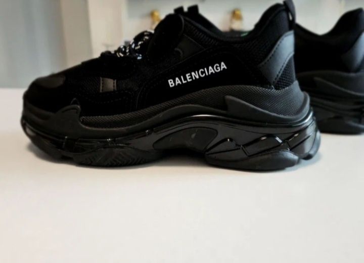 Balenciaga premium