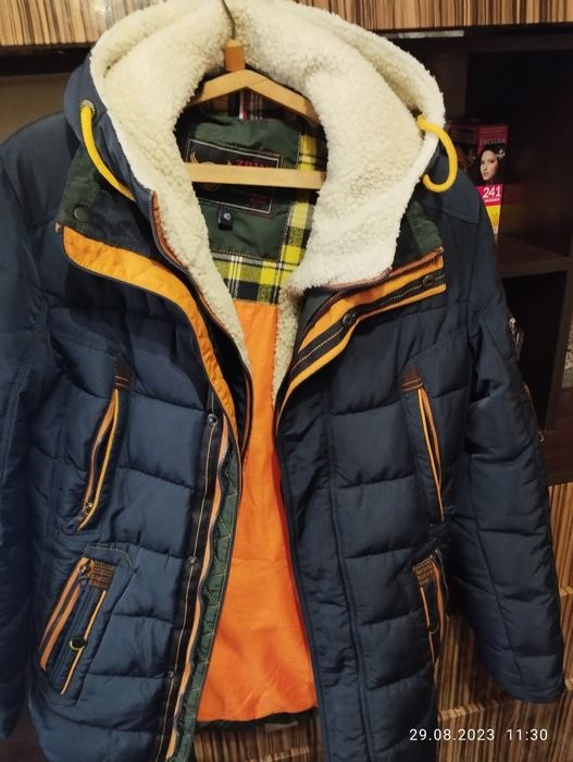 Продам пуховик подростковый