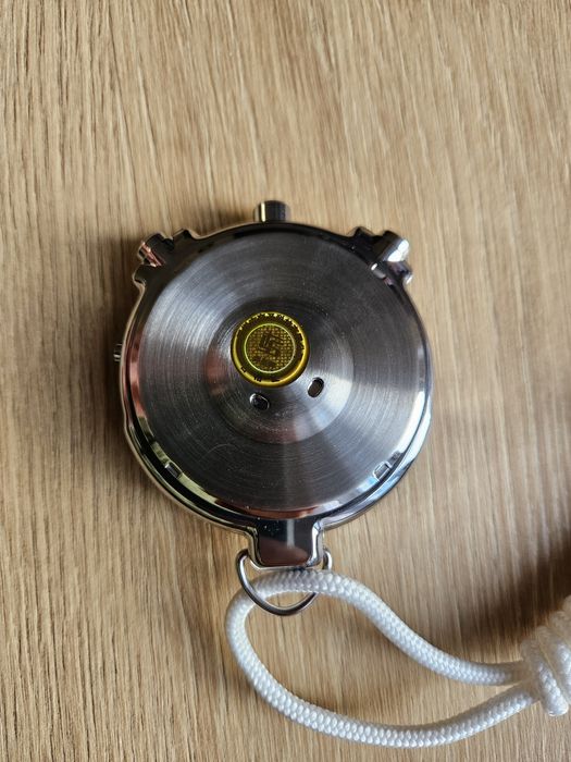 Cronometru digital profesional cu precizie 0.001S și afișaj luminos