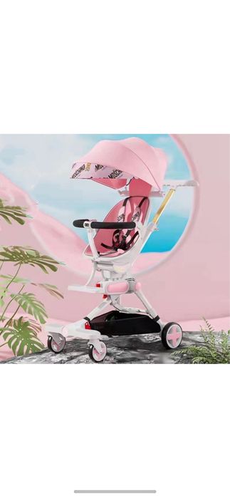 Carucior bebe MOSCHINO Couture pliabil cu sezut rotativ 360 grade,